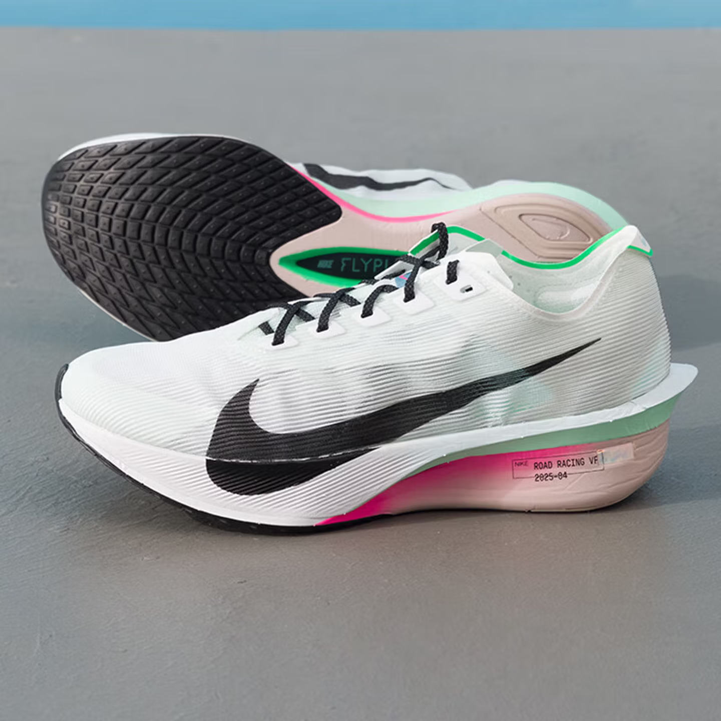 Мужские беговые кроссовки NIKE – обзор и цена Lightweight Road Running Shoes
