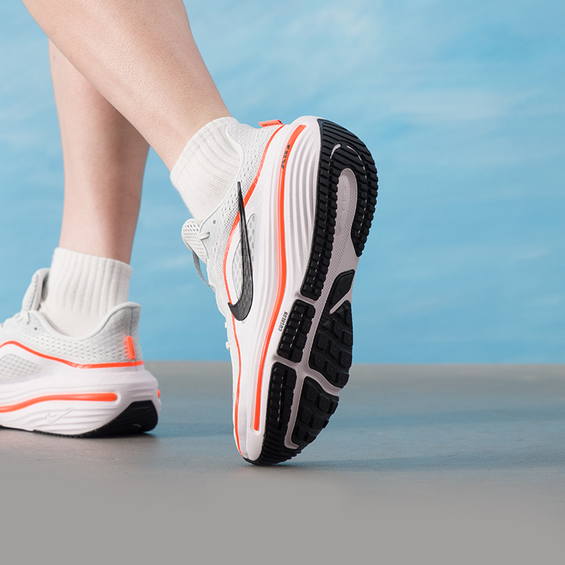 Мужские кроссовки Nike, оригин – обзор и цена Lightweight Road Running Shoes